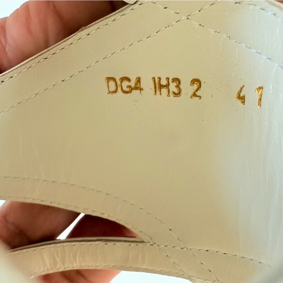 Valentino Garavani Mystic White Gold Strappy Rockstud Flat sandals EU 41 - Picture 7 of 10